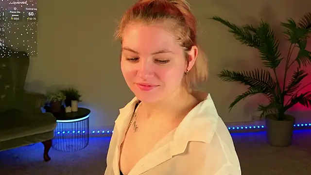 Snapshot of Lisa_Adam chatting on June 2026 06:10:01 PM Lisa Adam online show from June 2026 06:10:01 PM