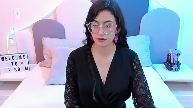 SophieGomez22 online show from March 2025 05:29:01 PM