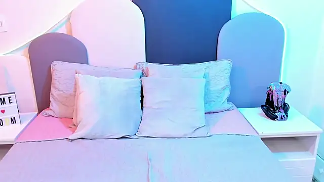 SophieGomez22 online show from March 2025 02:32:02 PM