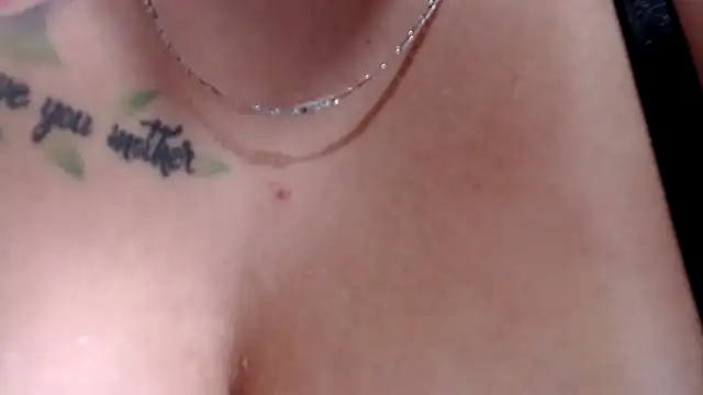 Snapshot of SOPHIA_SQUIRTPUSSY chatting on May 2026 12:18:02 AM SOPHIA SQUIRTPUSSY online show from May 2026 12:18:02 AM