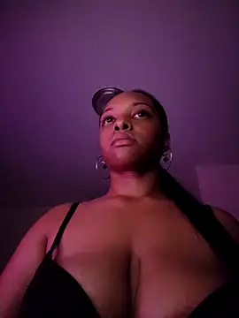 Snapshot of cnc_cutiexx chatting on April 2026 12:21:02 PM cnc cutiexx online show from April 2026 12:21:02 PM