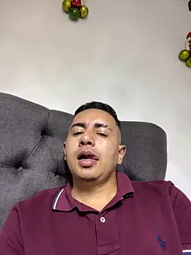 DanielGomez9 online show from December 2024 03:18:02 AM