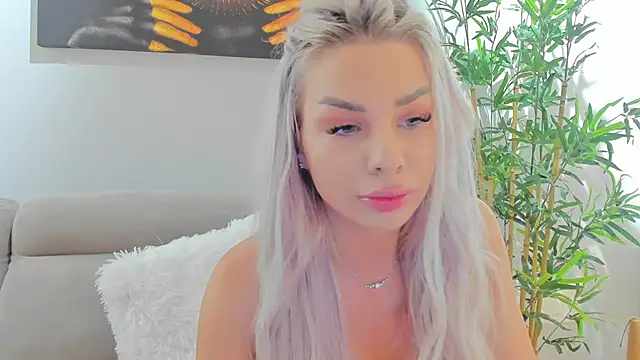 Russian Ava online show from October 2025 04:46:01 PM