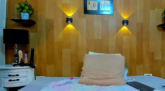 marianaa90 online show from December 2024 11:26:02 PM