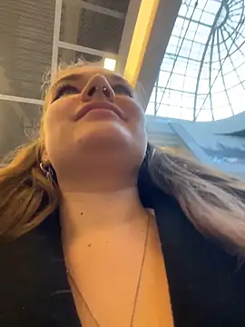 Snapshot of Holy_Tereza chatting on April 2026 04:00:01 PM Holy Tereza online show from April 2026 04:00:01 PM