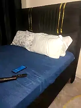 KikiLovesD online show from February 2026 10:57:01 PM