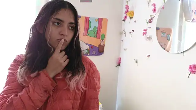 Snapshot of ViolettaSummer chatting on December 2024 04:51:01 PM ViolettaSummer online show from December 2024 04:51:01 PM