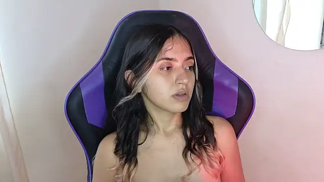 Snapshot of ViolettaSummer chatting on February 2025 09:08:02 PM ViolettaSummer online show from February 2025 09:08:02 PM