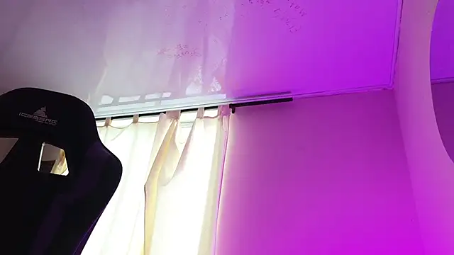 Snapshot of ViolettaSummer chatting on February 2025 10:11:01 PM ViolettaSummer online show from February 2025 10:11:01 PM