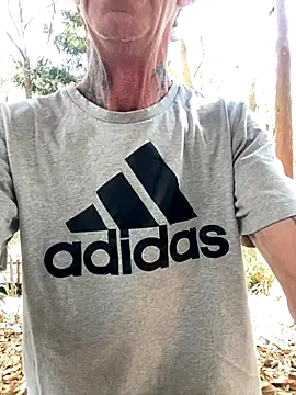 Snapshot of hhhorniee chatting on October 2025 02:32:01 AM hhhorniee online show from October 2025 02:32:01 AM