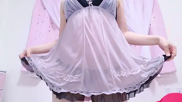 Snapshot of -YU- chatting on May 2026 05:51:01 PM -YU- online show from May 2026 05:51:01 PM