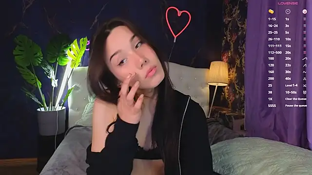 Kaia Sunshine Mia online show from March 2025 06:12:02 PM