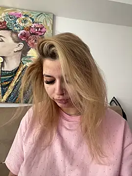 Snapshot of AllysonK chatting on April 2026 11:31:02 AM AllysonK online show from April 2026 11:31:02 AM