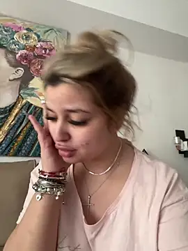 Snapshot of AllysonK chatting on April 2026 10:32:01 AM AllysonK online show from April 2026 10:32:01 AM
