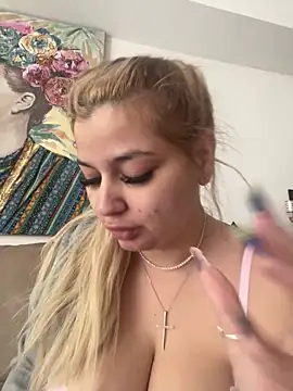 Snapshot of AllysonK chatting on May 2026 11:07:01 AM AllysonK online show from May 2026 11:07:01 AM