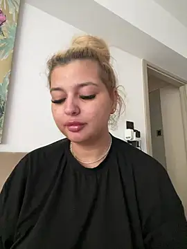 Snapshot of AllysonK chatting on June 2026 03:47:01 PM AllysonK online show from June 2026 03:47:01 PM