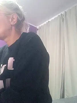 BritneyHudson online show from September 2025 04:13:02 AM