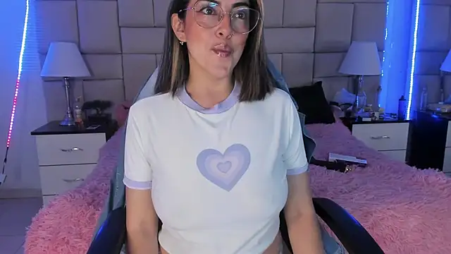 Snapshot of IsisLoveyes_ chatting on December 2024 09:05:01 PM IsisLoveyes  online show from December 2024 09:05:01 PM