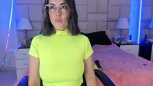 Snapshot of IsisLoveyes_ chatting on December 2024 08:57:02 PM IsisLoveyes  online show from December 2024 08:57:02 PM