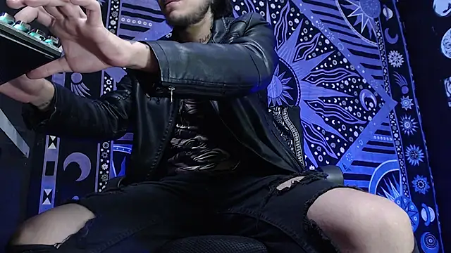 Dicaprioo  online show from February 2025 04:01:02 PM