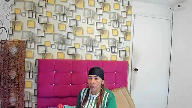 LITLESTAR online show from November 2025 06:19:02 PM