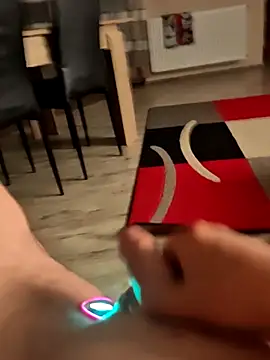 Szeltolo001 online show from March 2026 11:08:01 PM