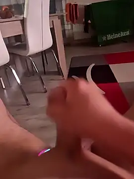 Szeltolo001 online show from April 2026 12:48:01 AM