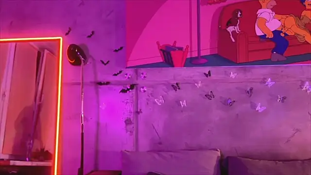 izi-fox online show from February 2025 09:43:01 PM