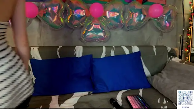 izi-fox online show from March 2026 04:03:02 PM