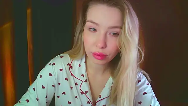 Snapshot of mia_raspberrie chatting on December 2024 03:15:02 AM mia raspberrie online show from December 2024 03:15:02 AM