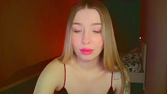 Snapshot of mia_raspberrie chatting on March 2025 03:35:02 AM mia raspberrie online show from March 2025 03:35:02 AM