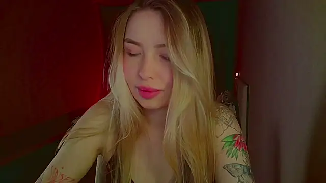 Snapshot of mia_raspberrie chatting on March 2025 11:09:02 PM mia raspberrie online show from March 2025 11:09:02 PM