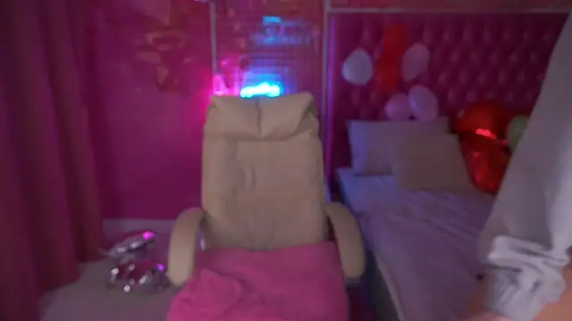 ArianaDarkk online show from February 2026 06:15:02 PM