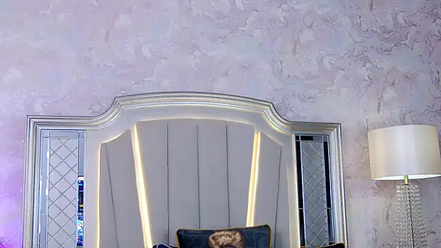 Issadorra online show from February 2025 02:27:01 PM