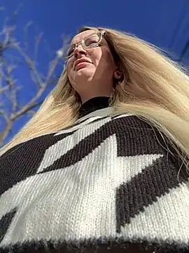 Teya moon  online show from January 2025 11:14:01 AM