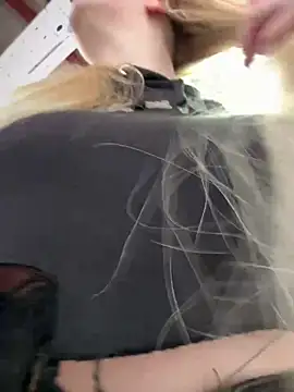 Teya moon  online show from February 2025 12:16:01 PM