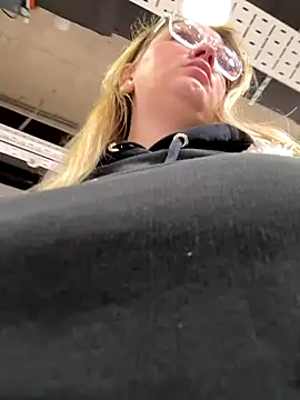 Teya moon  online show from December 2025 11:15:02 AM