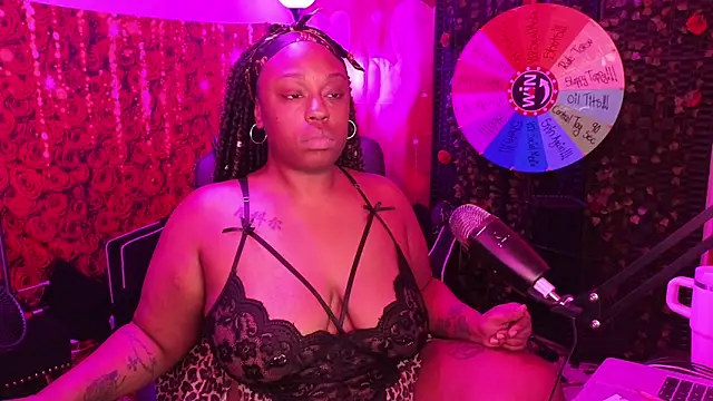 Snapshot of cheriserozequeen chatting on May 2026 01:35:02 AM cheriserozequeen online show from May 2026 01:35:02 AM