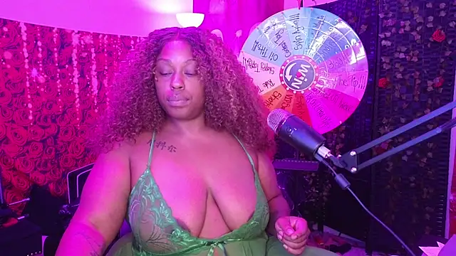 Snapshot of cheriserozequeen chatting on June 2026 05:06:01 PM cheriserozequeen online show from June 2026 05:06:01 PM