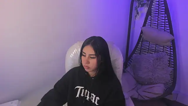 Chanttall  online show from November 2025 05:39:01 AM