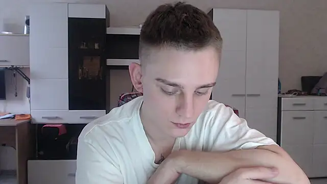 angryzan online show from January 2025 10:06:02 AM