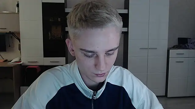 angryzan online show from February 2025 09:17:02 AM