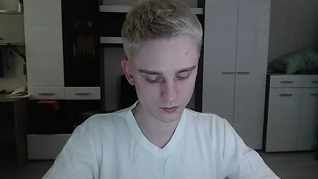 angryzan online show from February 2025 10:39:02 AM