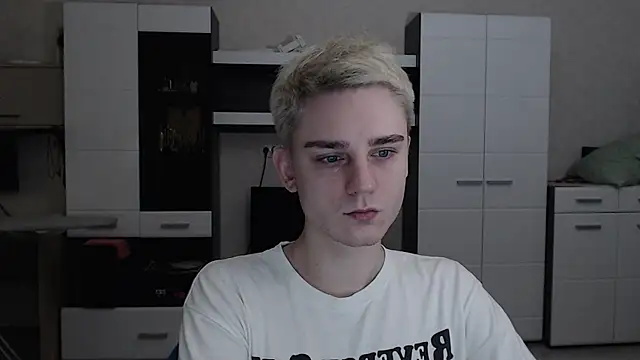 angryzan online show from March 2025 04:46:01 AM