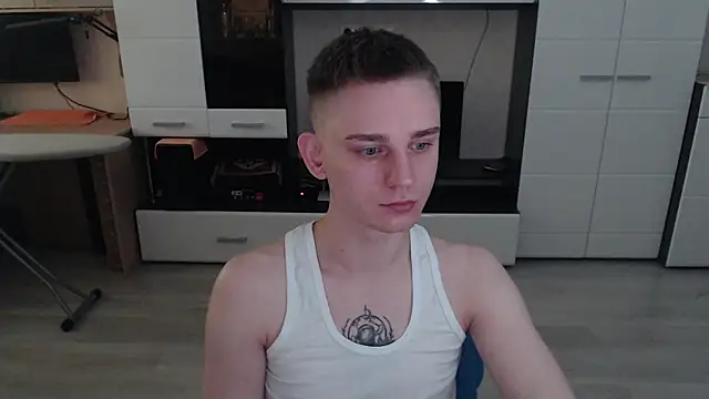 angryzan online show from October 2025 04:52:01 AM