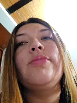 Snapshot of Sofia_Queen17 chatting on February 2025 01:38:01 PM Sofia Queen17 online show from February 2025 01:38:01 PM