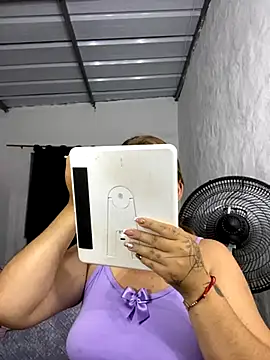 Snapshot of Sofia_Queen17 chatting on October 2025 10:43:02 AM Sofia Queen17 online show from October 2025 10:43:02 AM