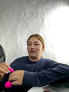 Snapshot of Sofia_Queen17 chatting on October 2025 01:25:01 AM Sofia Queen17 online show from October 2025 01:25:01 AM