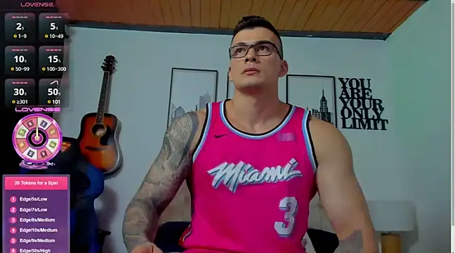 Snapshot of seancarreraa chatting on December 2024 08:04:01 PM seancarreraa online show from December 2024 08:04:01 PM