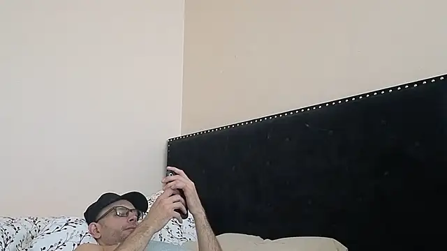 hailzeffn online show from October 2025 05:10:02 PM